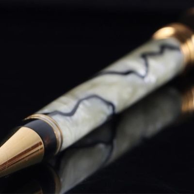 Sale Photo Thumbnail #393: PARKER DUOFOLD UK GOLD BLACK PEARL TWIST PEN