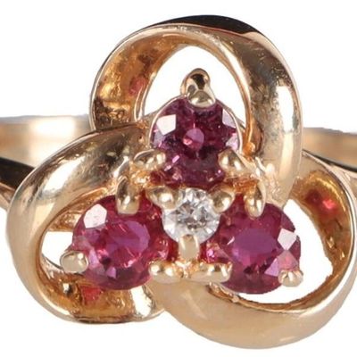 Sale Photo Thumbnail #89: 14K YELLOW GOLD LADIES RING WITH ROSE TOPAZ & DIA