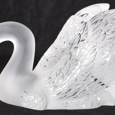 Sale Photo Thumbnail #376: LALIQUE VINTAGE HEAD-DOWN SWAN FROSTED STATUE