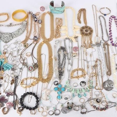 Sale Photo Thumbnail #317: IMPRESSIVE 4LB ASSORTED LADIES FASHION JEWELRY LOT