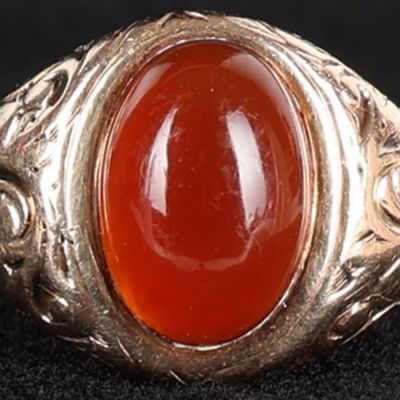 Sale Photo Thumbnail #165: 10K YELLOW GOLD LADIES RING W/ CABOCHON GARNET