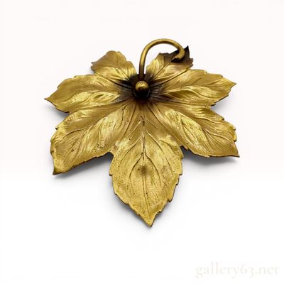 Joseff of Hollywood Antiqued Gold Tone Maple Leaf Fur Clip