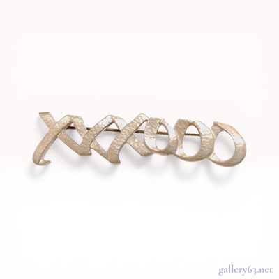 Tiffany & Co. Paloma Picasso Sterling Silver Hugs and Kisses Brooch+J187
