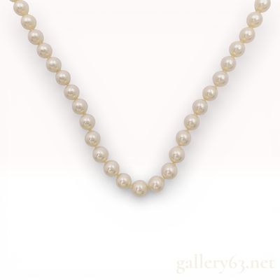 Christian Dior Vintage Simulated Pearl Single Strand Necklace