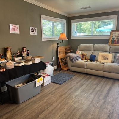 Estate sale photo