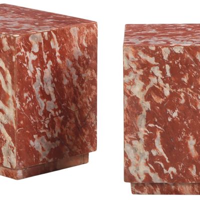 PAIR OF MARBLE PEDESTALS RESTING ON A RECESSED BASE.