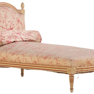 UNUSUAL PAINTED FRENCH LOUIS XVI STYLE DAYBED IN AS FOUND CONDITION C 1930.