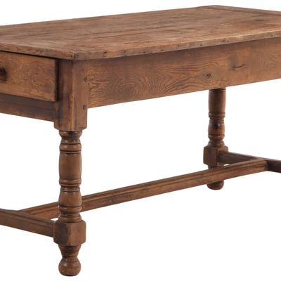 EIGHTEENTH CENTURY FRENCH FARM TABLE WITH STRETCHER BASE AND TURNED LEGS,