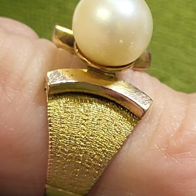 Sale Photo Thumbnail #13: mid century 14K yellow gold & pearl cocktail ring