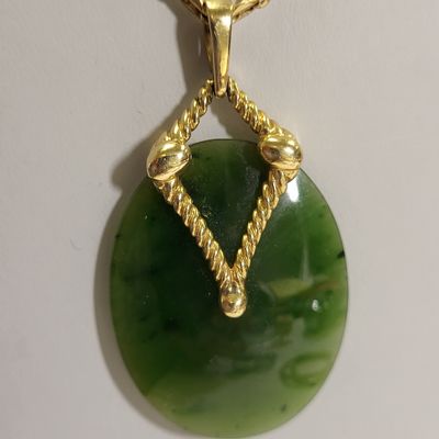 Sale Photo Thumbnail #5: 14K yellow gold necklace w/14K pendant w/jade