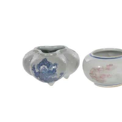 Sale Photo Thumbnail #323: Chinese Blue and White Porcelain Vases