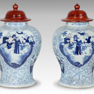 Sale Photo Thumbnail #322: Chinese Blue and White Porcelain Baluster Jars