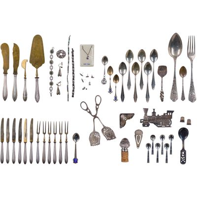 Sale Photo Thumbnail #522: Sterling Silver and European Silver (830, 800) Object Assortment