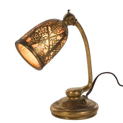 Sale Photo Thumbnail #278: Tiffany Studios #552 Grapevine Desk Lamp