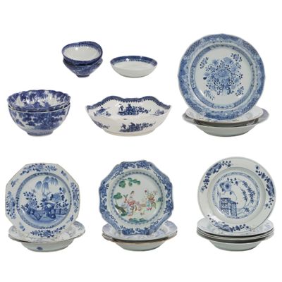 Sale Photo Thumbnail #312: Chinese Export Blue and White Porcelain Dish Assortment