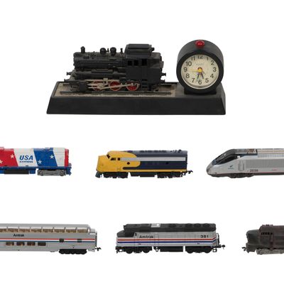 Sale Photo Thumbnail #405: HO Model Train, Accessory and Track Assortment