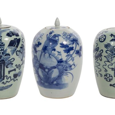 Sale Photo Thumbnail #321: Chinese Blue and White Porcelain Ginger Jar Assortment