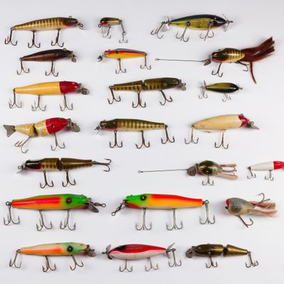 Sale Photo Thumbnail #393: The Creek Chub Bait Co. Fishing Lure Assortment