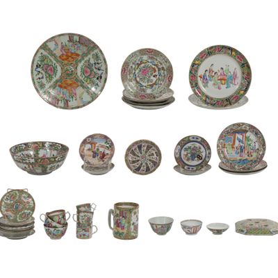 Sale Photo Thumbnail #313: Chinese Famille Rose Porcelain Assortment