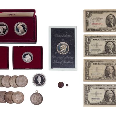 Sale Photo Thumbnail #582: US Coin and Currency Assortment