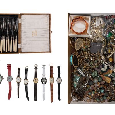 Sale Photo Thumbnail #494: Costume Jewelry Assortment