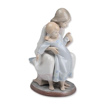 Lladro Porcelain Figurine, Tenderness 01001527