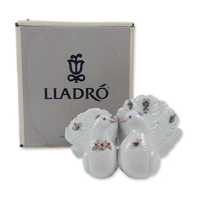 Lladro Porcelain Kissing Doves with Flowers Figurines