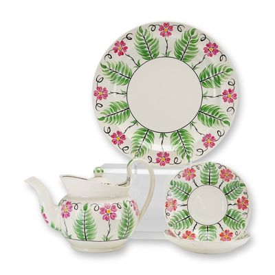 4pc Wedgwood Floral Earthenware Teapot and Plates