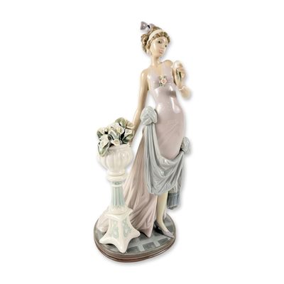 Lladro Porcelain Figurine, A Touch of Class 1005377