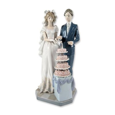 Lladro Porcelain Figurine, Wedding Cake 1005587