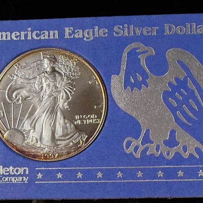 US 1997 American Eagle Silver Dollar 1 oz Fine Silver in Littleton Folder