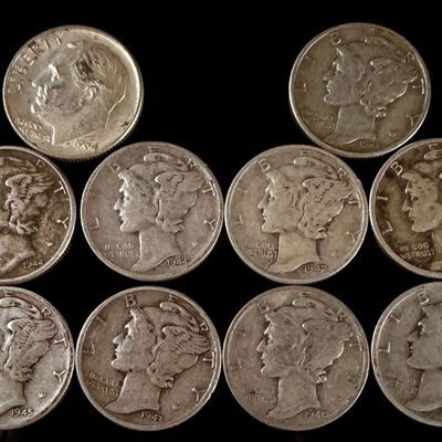 A Collection of US Silver Mercury and Roosevelt Dimes
