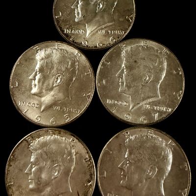 A Group of US Kennedy Half Dollars, 1965-1969