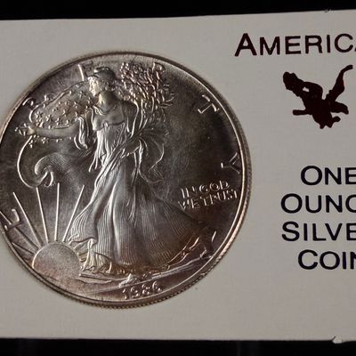 1986 US American Silver Eagle .999 Fine Silver One Dollar Coin