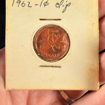 Canada 1962 1 Cent Mint Error Curved Planchet Clip