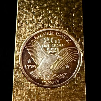 US Bicentennial 2 Gram .999 Fine Silver Round Gold Tone Money Clip