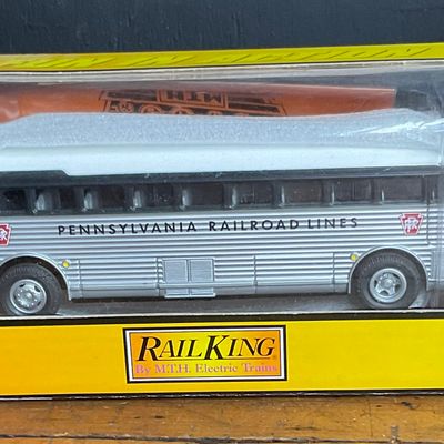 Sale Photo Thumbnail #164: M.T.H. Electric Trains RailKing Pennsylvania Railroad Lines Die-Cast Bus 30-50054