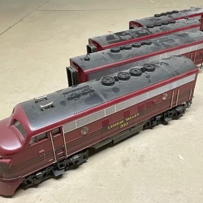 Sale Photo Thumbnail #72: A Set of Four O-Gauge Lehigh Valley Alco Diesel Locomotives
