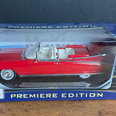 Sale Photo Thumbnail #178: Maisto Premiere Edition 1:18 Scale 1959 Cadillac Eldorado Biarritz