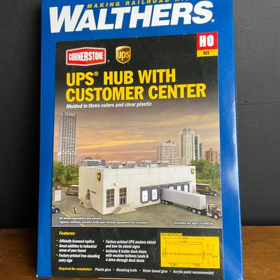 Sale Photo Thumbnail #153: Walthers Cornerstone HO Scale UPS Hub with Customer Center Model Building Kit