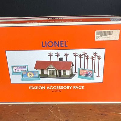 Sale Photo Thumbnail #185: Lionel 6-11974 Station Accessory Pack