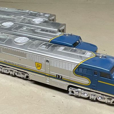 Sale Photo Thumbnail #78: Three O-Gauge Alco PA-1 A-B-A Diesel Locomotive Units in Delaware and Hudson Livery