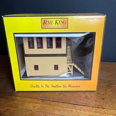 Sale Photo Thumbnail #154: RailKing by MTH Electric Trains O-Gauge Pennsylvania Switch Tower 30-9031 in Original Box