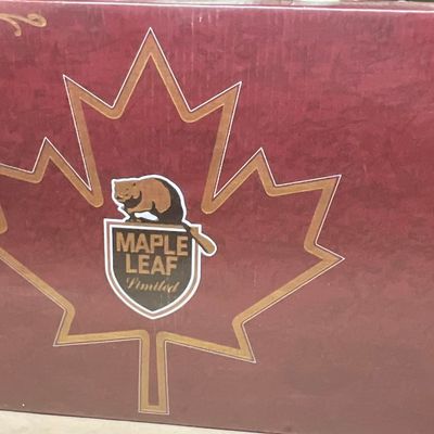 Sale Photo Thumbnail #62: Lionel 6-1158 Maple Leaf Limited O-Gauge Model Train Set