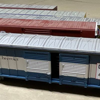 Sale Photo Thumbnail #124: A Collection of Five Atlas O Scale Model Railroad Boxcars