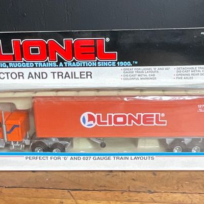 Sale Photo Thumbnail #161: Lionel Model 6-12725 Tractor and Trailer Accessory in Original Box