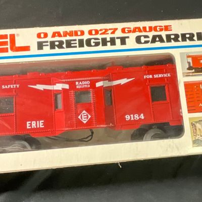 Sale Photo Thumbnail #47: Lionel O and O27 Gauge Erie Bay Window Caboose 6-9184
