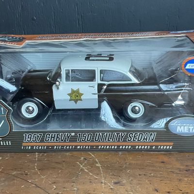 Sale Photo Thumbnail #171: Highway 61 Collectibles 1:18 Scale 1957 Chevrolet 150 Utility Sedan Police