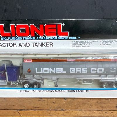 Sale Photo Thumbnail #141: Lionel Tractor and Tanker 6-12739