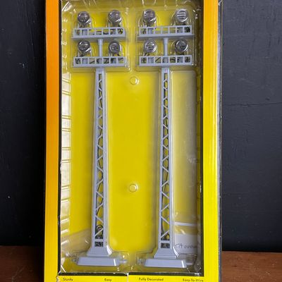 Sale Photo Thumbnail #162: RailKing by M.T.H. Electric Trains O Scale Floodlight Tower Set, Item No. 30-11039